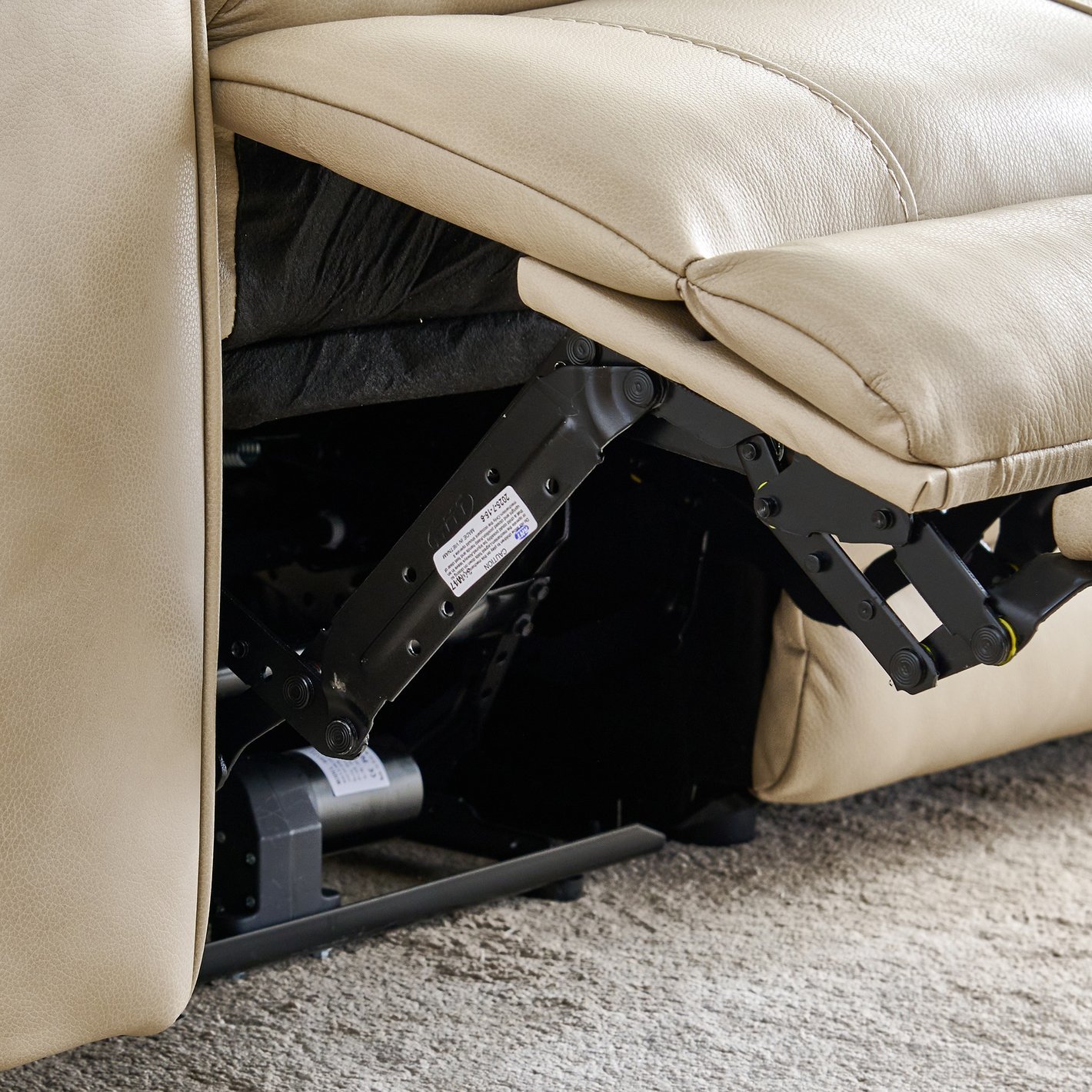 Potsdam Half Leather 3-Seater Zero Gravity Electric Recliner - Ivory - Image 10